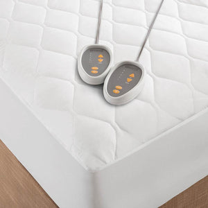 Beautyrest white quilted electric mattress pad with two handheld controllers