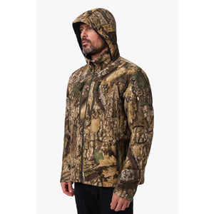 Mobile Warming hooded camouflage jacket worn by a man