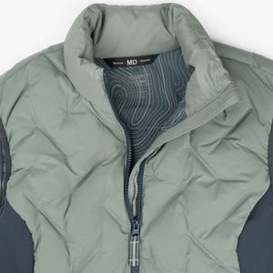 Mobile Warming sage green quilted vest collar and zipper detail