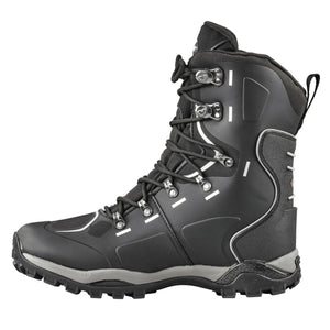 Baffin black winter boot with lace up closure and lugged rubber sole