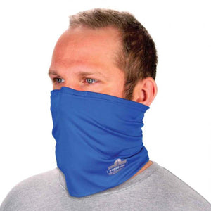 Man wearing a blue Chill-Its cooling neck gaiter