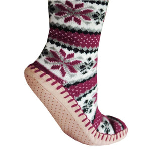 Glovii knit slipper sock with maroon and white snowflake pattern and non-slip sole