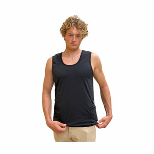 Man wearing a black Glovii heated tank top