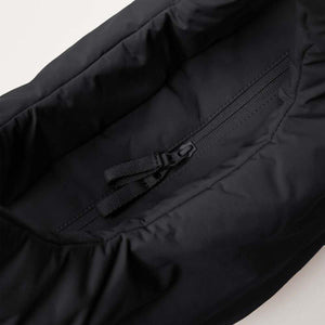 Close up of a black Got Bag zipper compartment