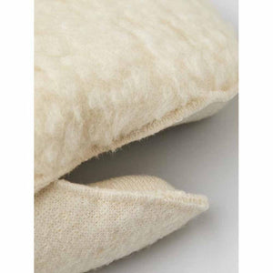 Close up of Hestra cream wool mitten texture