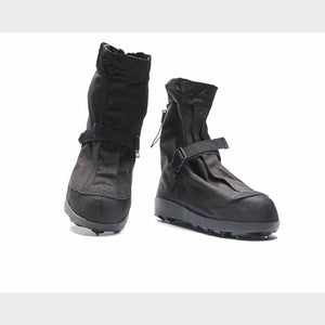 Impacto black overshoe traction cleats with adjustable straps