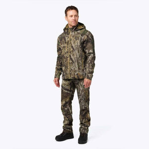 Man wearing Mobile Warming camouflage hooded jacket and matching pants