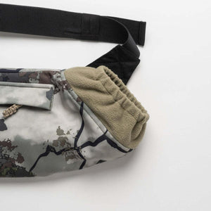 Mobile Warming camouflage hand warmer muff with fleece lining and adjustable black strap